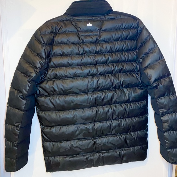 new Alo Yoga black camo puffer jacket - Picture 5 of 5